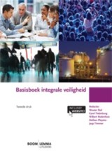Samenvatting: Basisboek Integrale Veiligheid | 9789059316973 | onder van Wouter Stol, et al Afbeelding van boekomslag